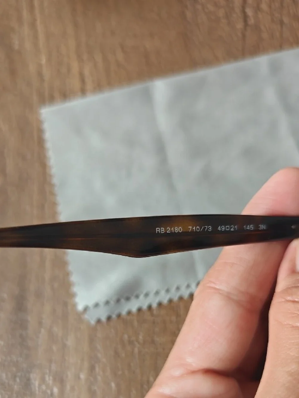 Ray-Ban Tortoiseshell Brown Sunglasses with Brown Case